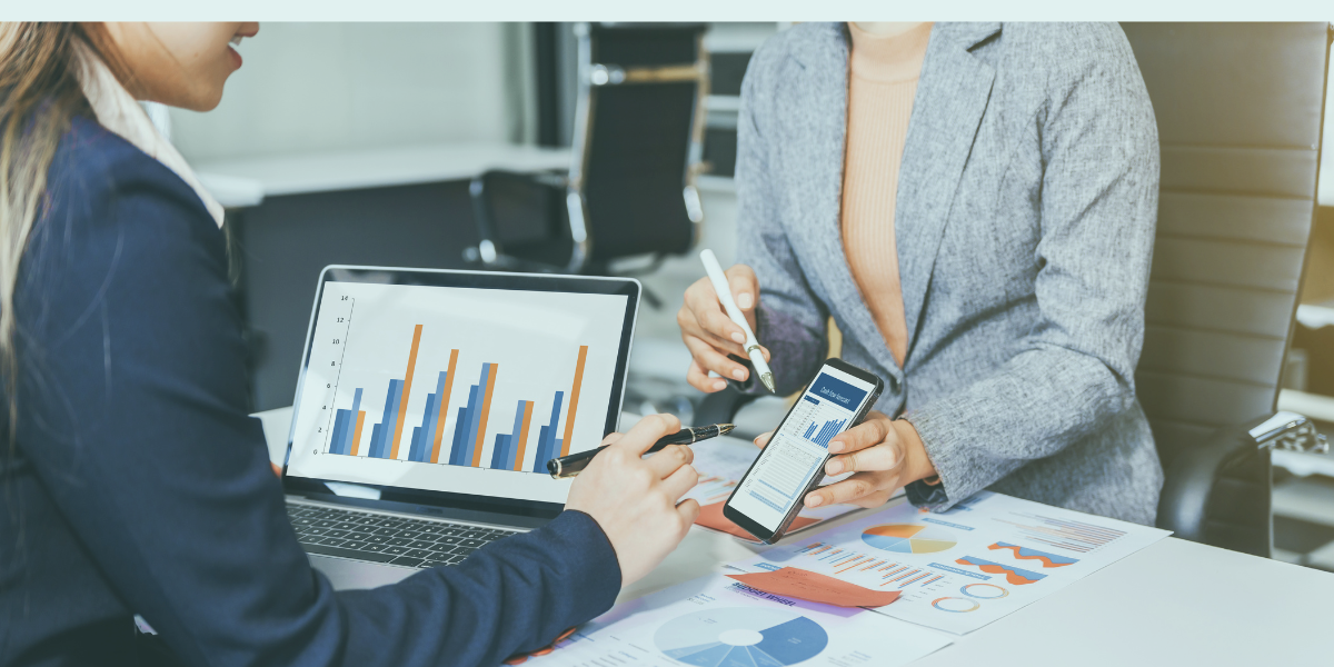 A business meeting to discuss dynamic discounting