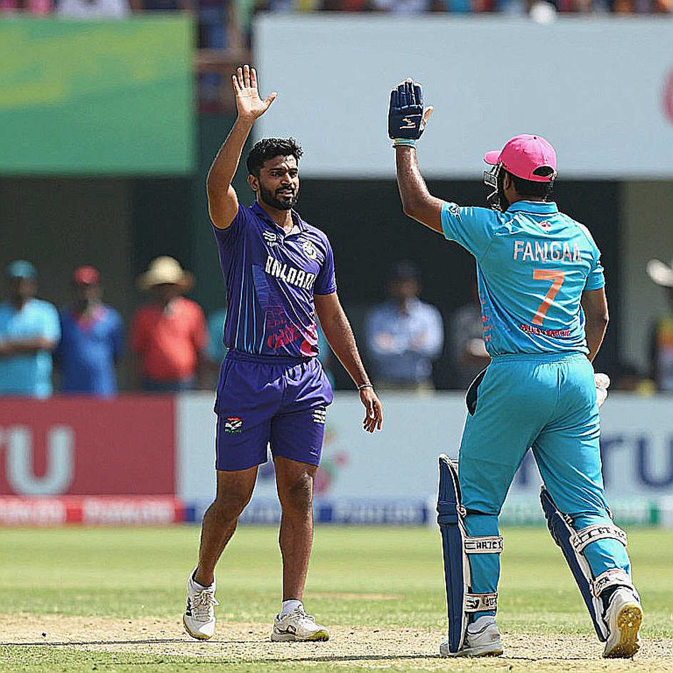 হাসারাঙ্গা ছাড়া স্পিনের গল্প: রাওয়ালপিন্ডির মাটিতে মেন্ডিসের আশ্বাস