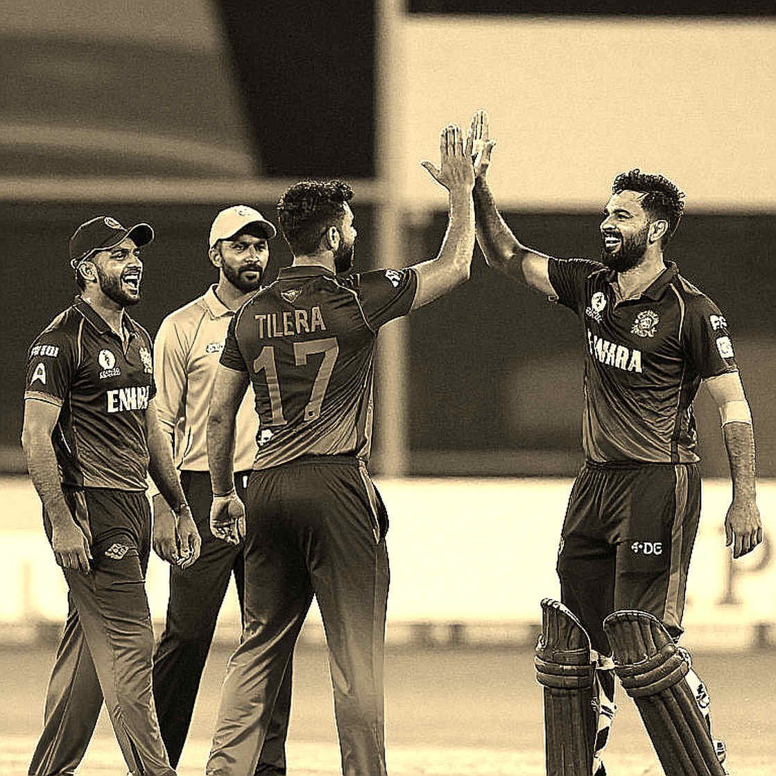 ৭৭.২ ওভারে ৩৭০: ফারুকের ১৩০ যে প্রশ্নের উত্তর দেয় না